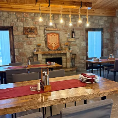 Bujtina Guri Hanit Farm stay