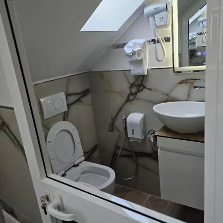 Bujtina Guri Hanit *