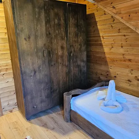 Farm stay Bujtina Guri Hanit