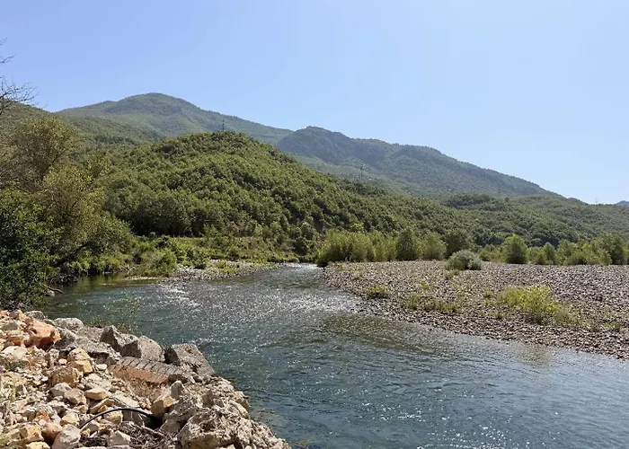 Bujtina Guri Hanit Farm stay Ferr-Shkopet