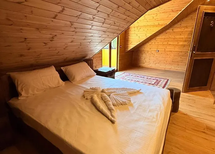 Bujtina Guri Hanit Farm stay