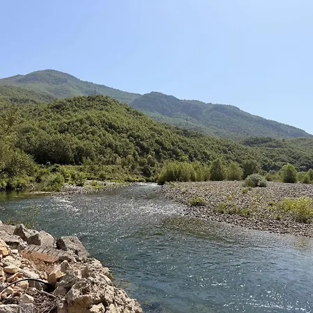 Bujtina Guri Hanit Фермерский дом Ferr-Shkopet