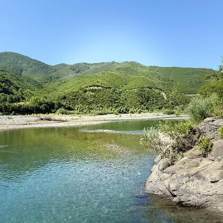 Bujtina Guri Hanit Ferr-Shkopet