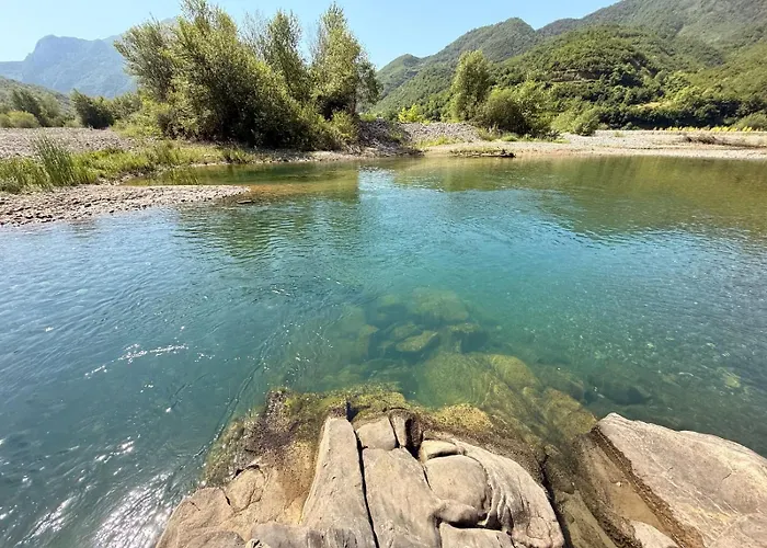 Bujtina Guri Hanit Ferr-Shkopet
