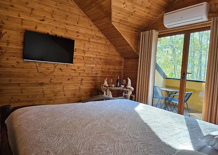 Bujtina Guri Hanit Ferr-Shkopet